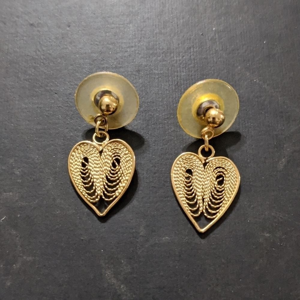 Vintage Gold Tone Filagree Heart Dangle Statement Earrings
